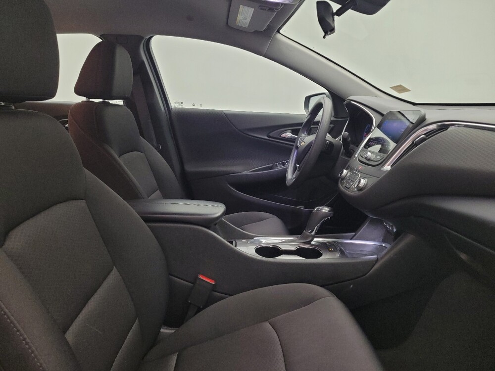2019 Chevrolet Malibu in Columbus, OH 43231 - 18095560 21