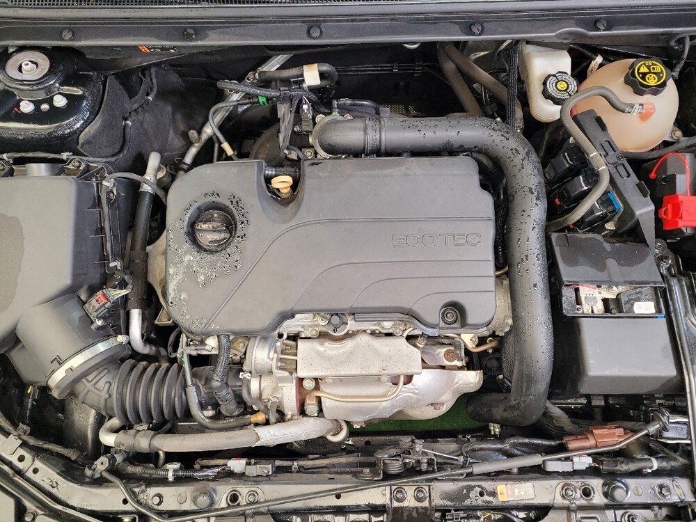 2019 Chevrolet Malibu in Columbus, OH 43231 - 18095560 30