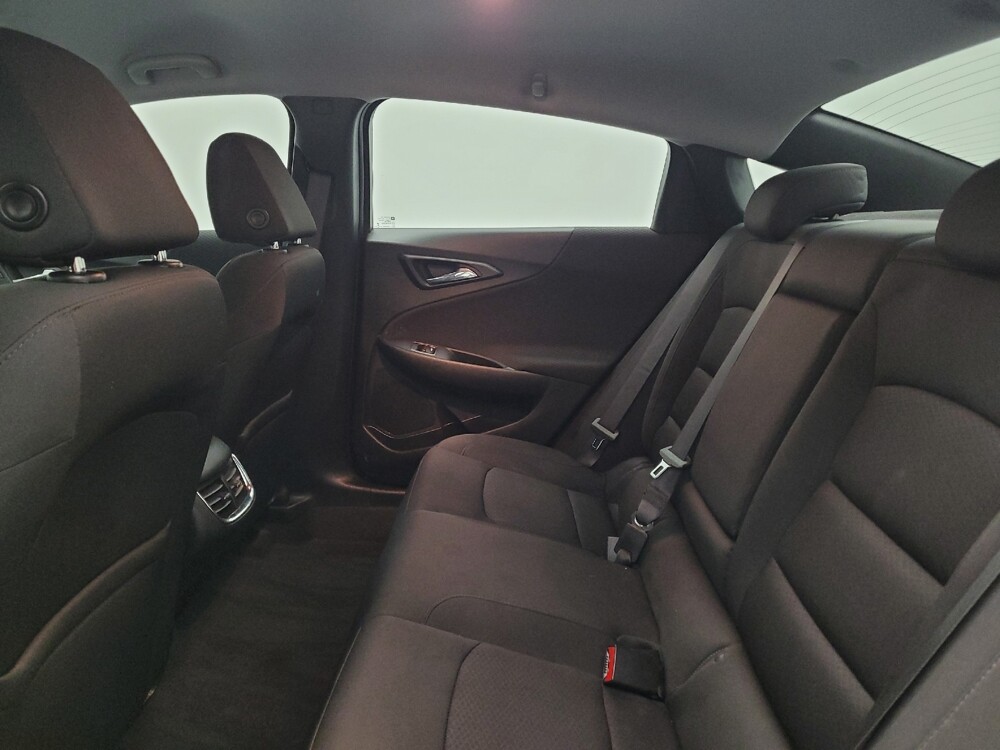 2019 Chevrolet Malibu in Columbus, OH 43231 - 18095560 18