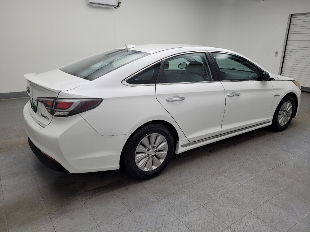 2017 Hyundai Sonata in Columbus, OH 43228 - 18095563 10