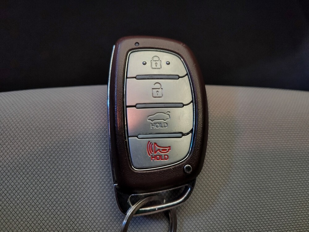 2017 Hyundai Sonata in Columbus, OH 43228 - 18095563 32