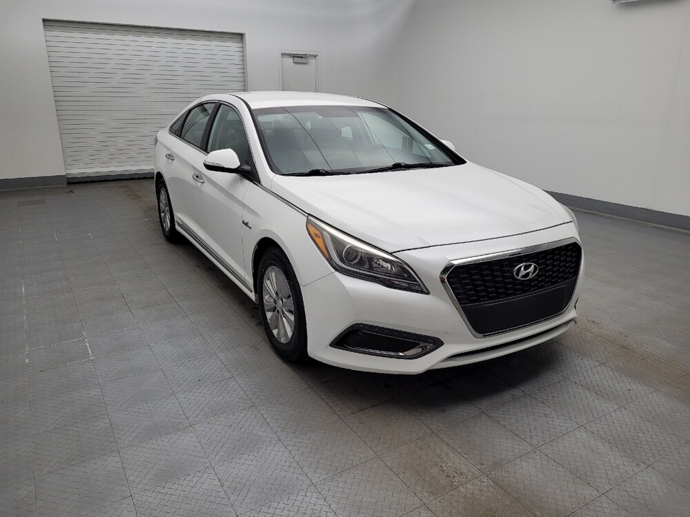 2017 Hyundai Sonata in Columbus, OH 43228 - 18095563 13