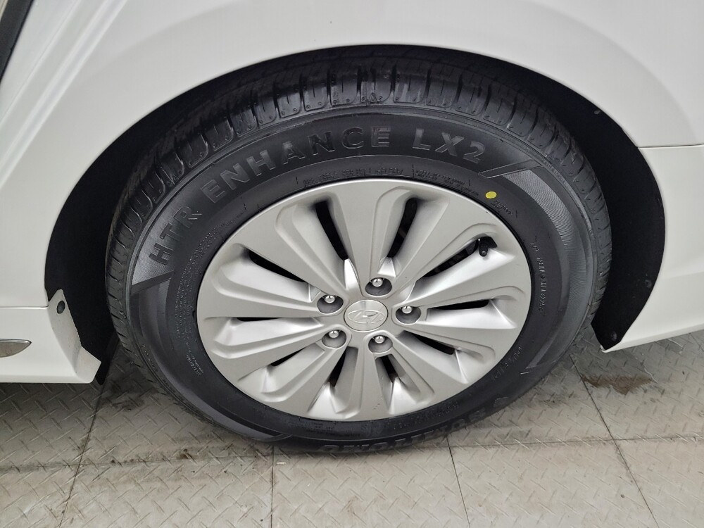 2017 Hyundai Sonata in Columbus, OH 43228 - 18095563 31