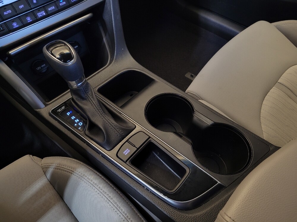 2017 Hyundai Sonata in Columbus, OH 43228 - 18095563 26