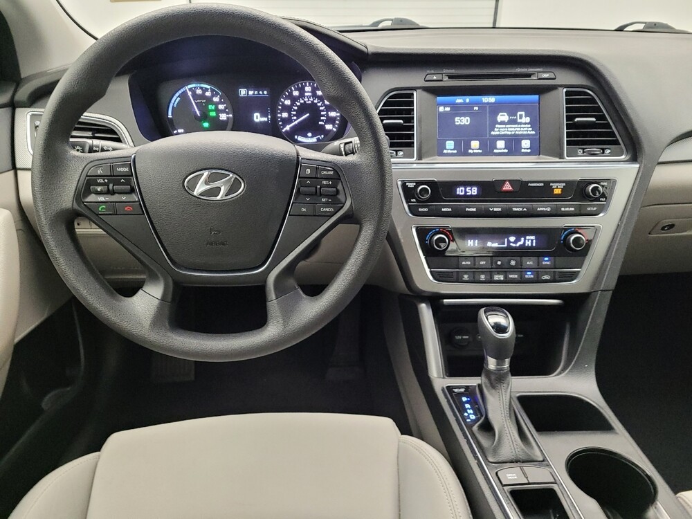 2017 Hyundai Sonata in Columbus, OH 43228 - 18095563 22