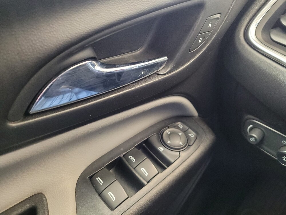 2018 Chevrolet Equinox in Miamisburg, OH 45342 - 18095564 27