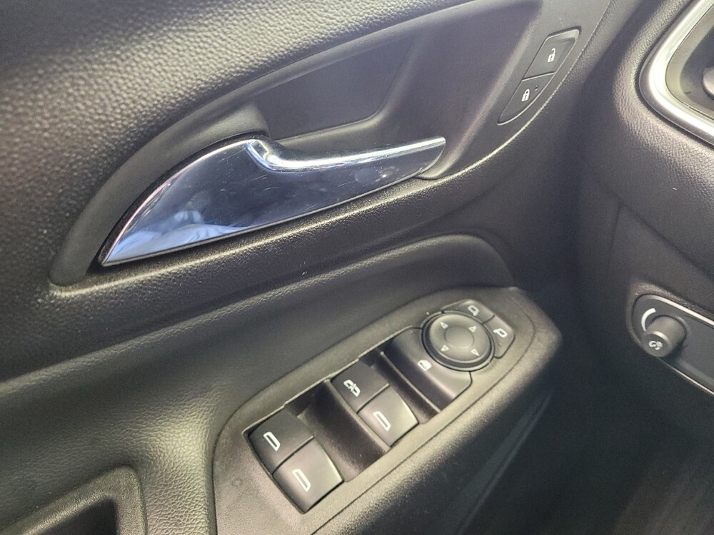 2021 Chevrolet Equinox in Cincinnati, OH 45255 - 18095566 27