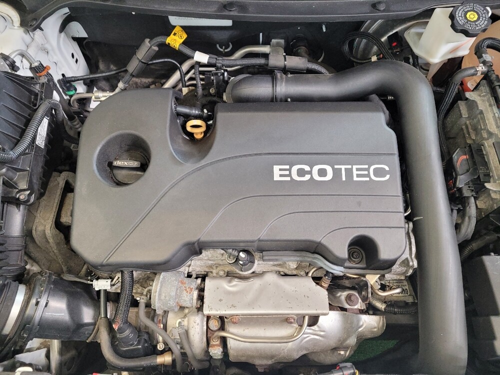 2021 Chevrolet Equinox in Cincinnati, OH 45255 - 18095566 30