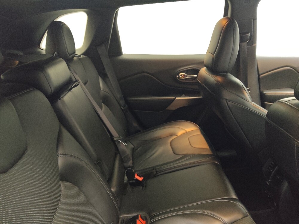 2019 Jeep Cherokee in Des Moines, IA 50310 - 18095589 19