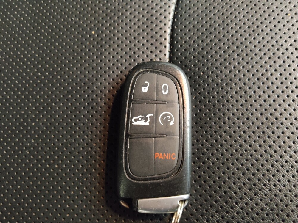 2019 Jeep Cherokee in Des Moines, IA 50310 - 18095589 32