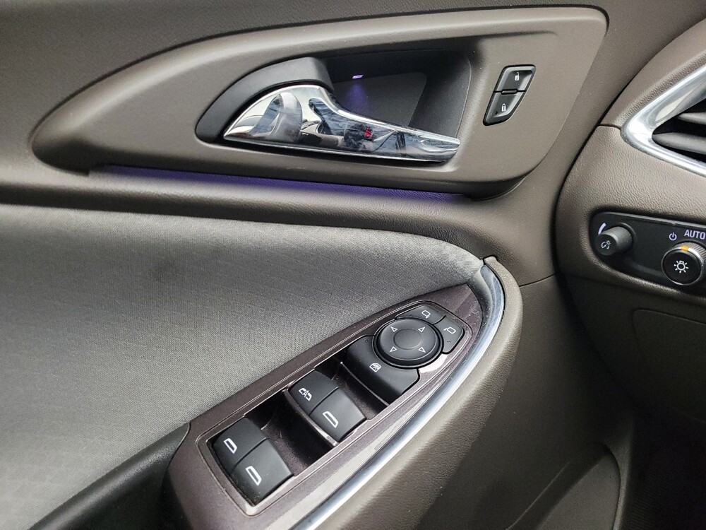 2018 Chevrolet Malibu in Madison, TN 37115 - 18095595 27