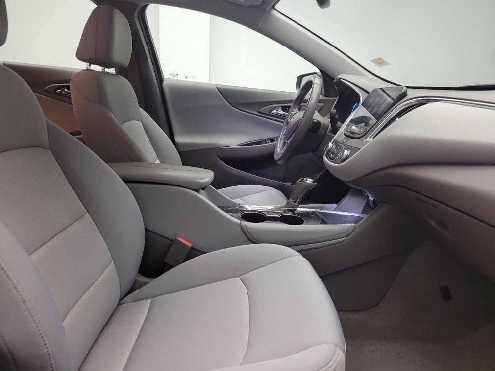 2018 Chevrolet Malibu in Madison, TN 37115 - 18095595 21