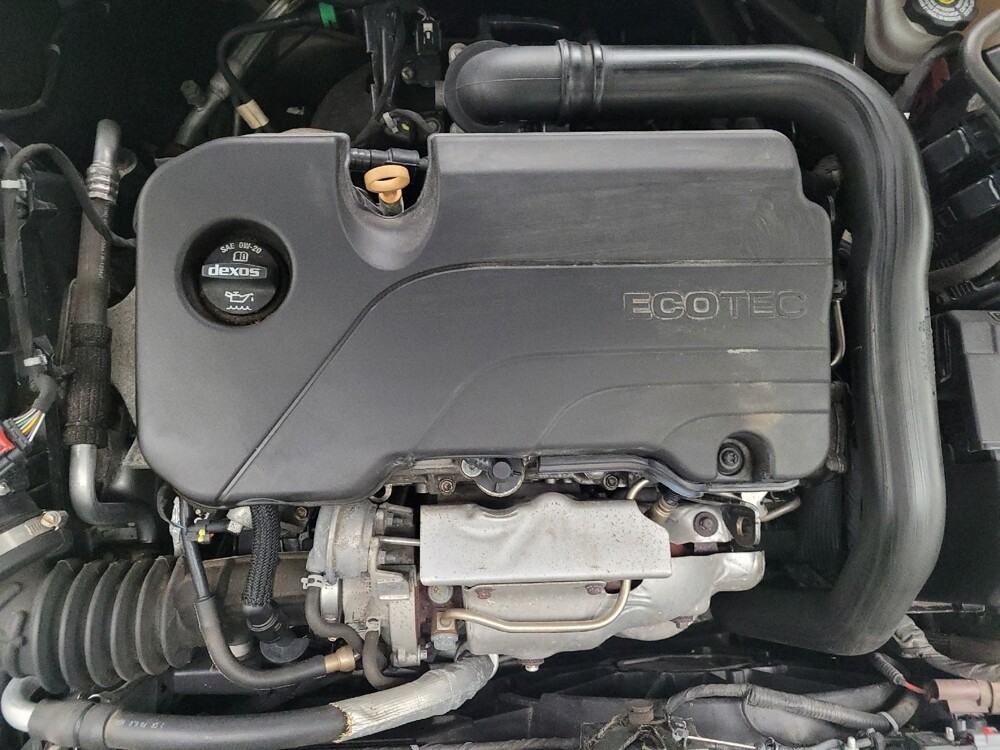 2018 Chevrolet Malibu in Madison, TN 37115 - 18095595 30