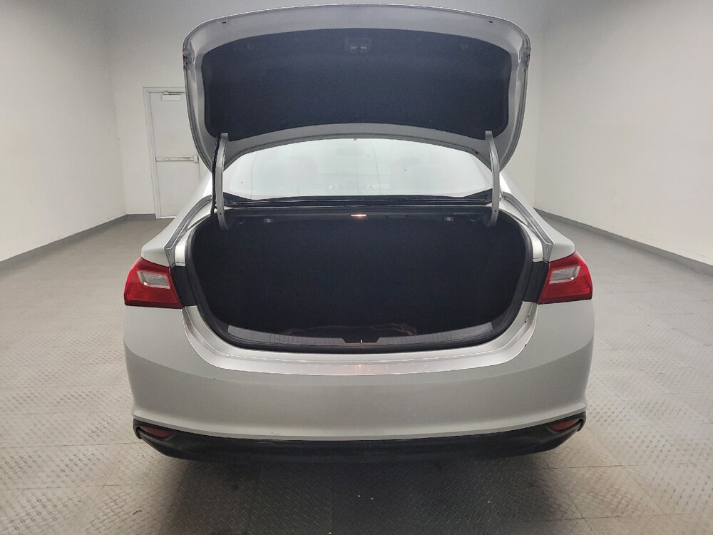 2018 Chevrolet Malibu in Madison, TN 37115 - 18095595 29