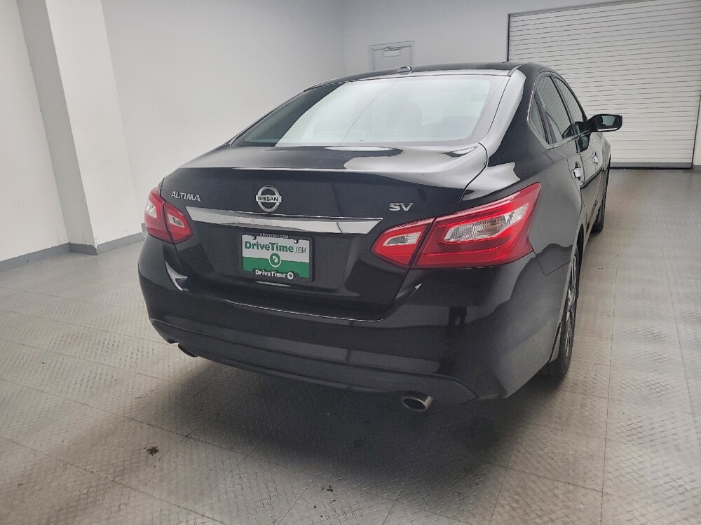 2017 Nissan Altima in Madison, TN 37115 - 18095596 7