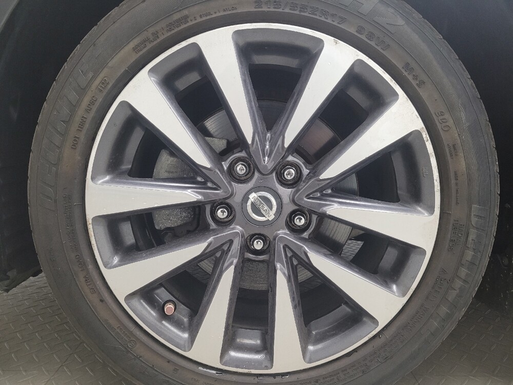 2017 Nissan Altima in Madison, TN 37115 - 18095596 31