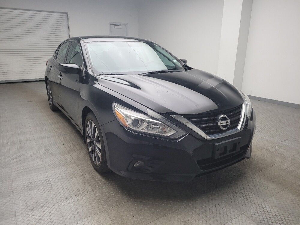 2017 Nissan Altima in Madison, TN 37115 - 18095596 13