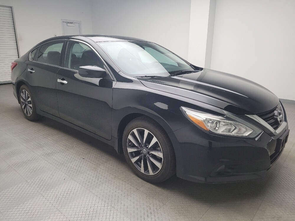 2017 Nissan Altima in Madison, TN 37115 - 18095596 11