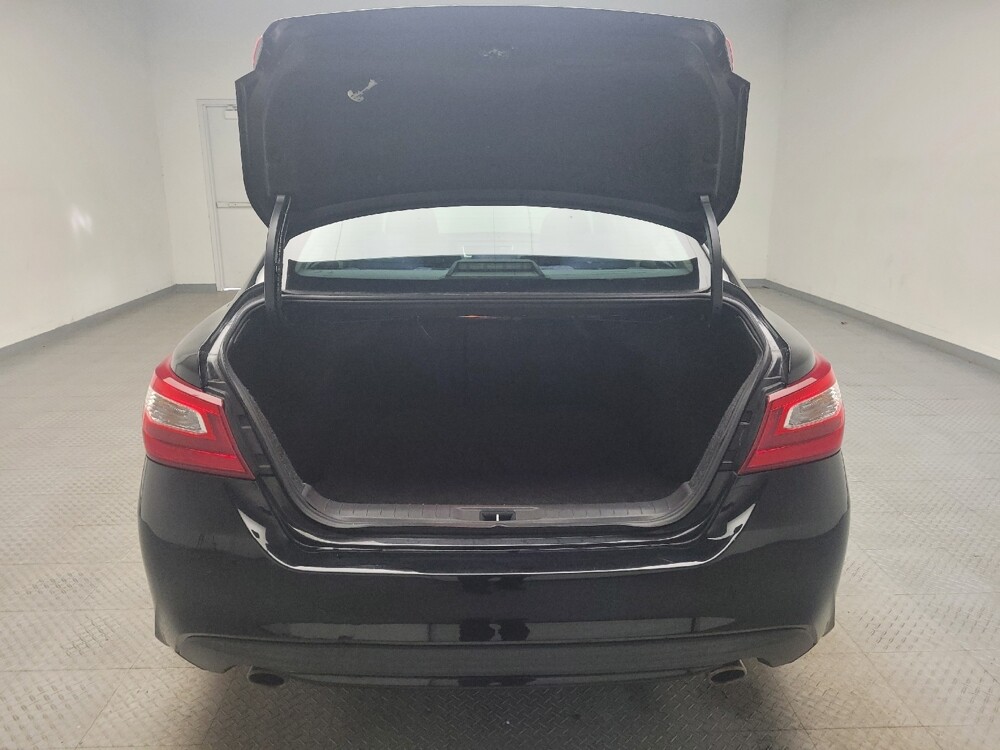 2017 Nissan Altima in Madison, TN 37115 - 18095596 29