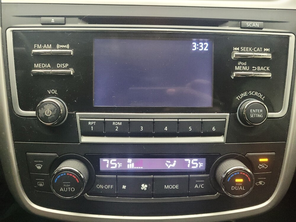 2017 Nissan Altima in Madison, TN 37115 - 18095596 25