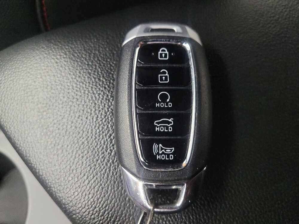 2022 Hyundai Elantra in Indianapolis, IN 46219 - 18095600 32