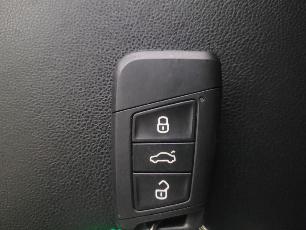 2021 Volkswagen Atlas in Conyers, GA 30094 - 18095601 32