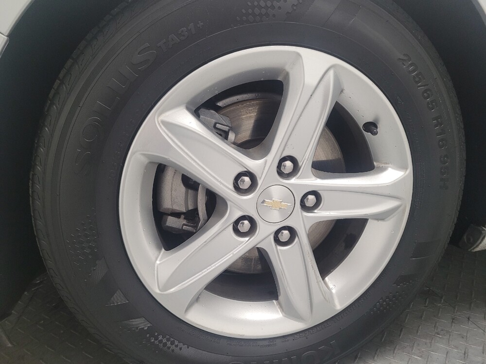 2020 Chevrolet Malibu in Fresno, CA 93726 - 18095612 31