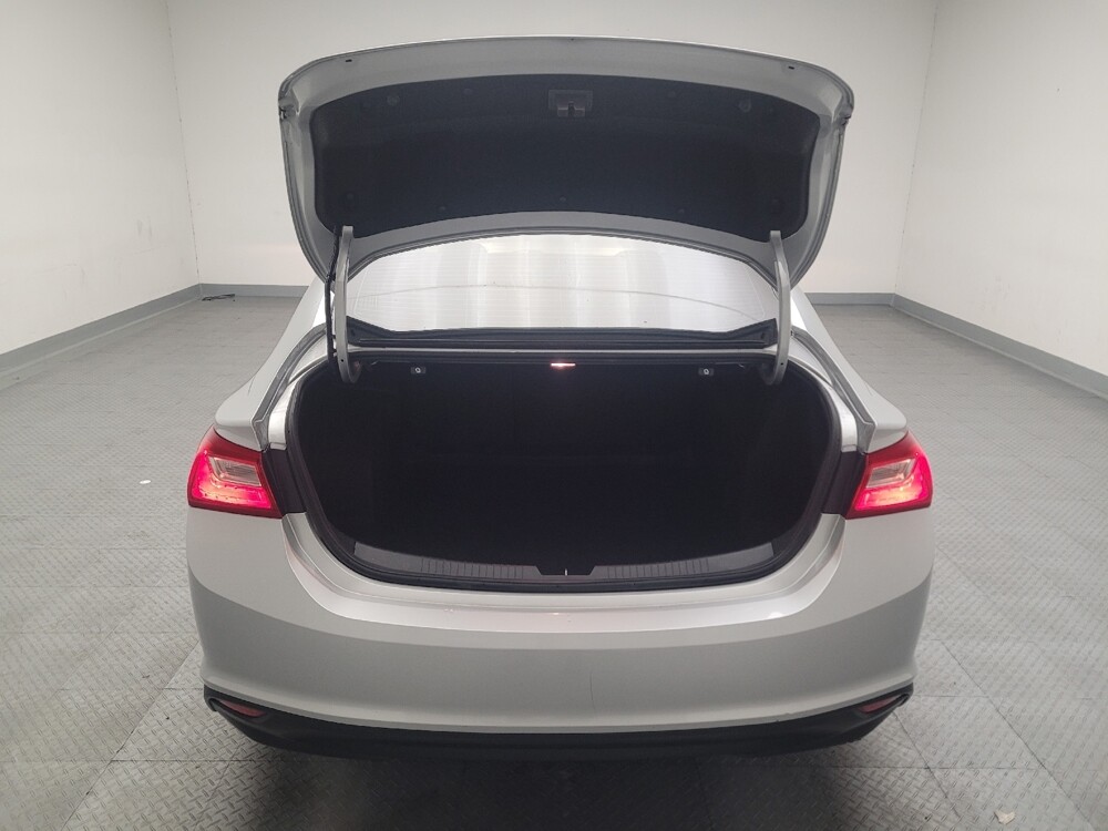 2020 Chevrolet Malibu in Fresno, CA 93726 - 18095612 29