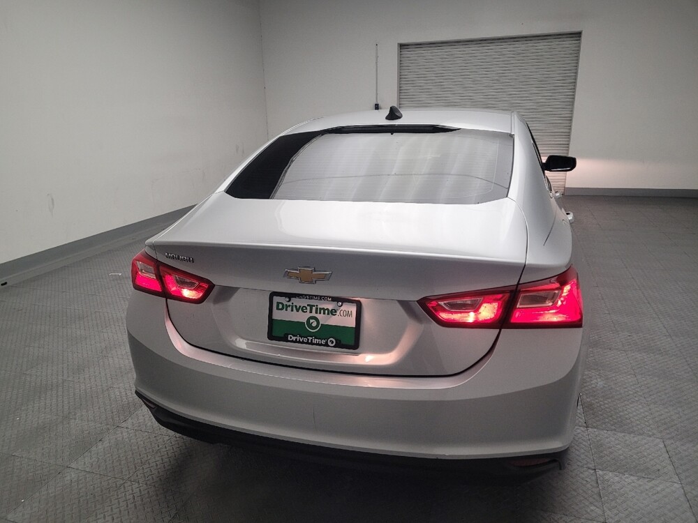 2020 Chevrolet Malibu in Fresno, CA 93726 - 18095612 7