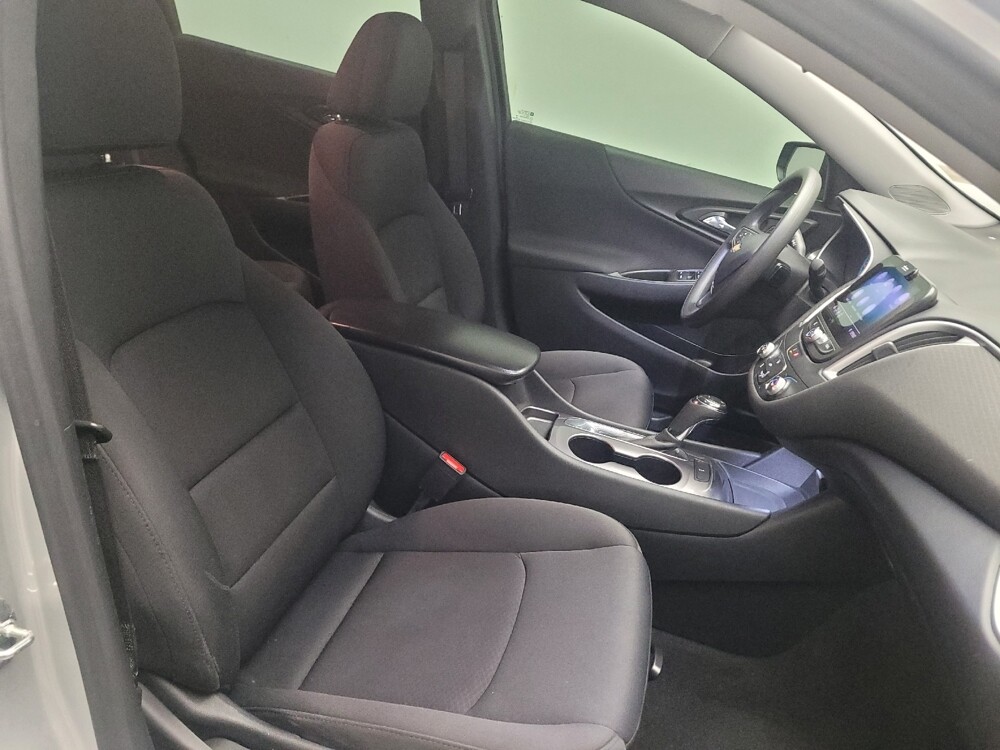 2020 Chevrolet Malibu in Fresno, CA 93726 - 18095612 21