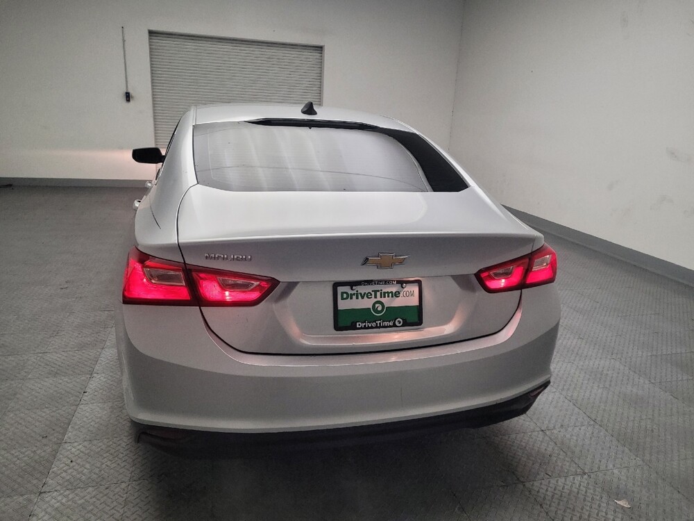 2020 Chevrolet Malibu in Fresno, CA 93726 - 18095612 6
