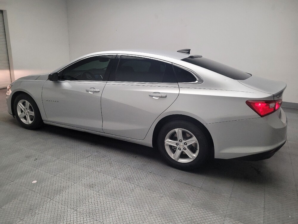 2020 Chevrolet Malibu in Fresno, CA 93726 - 18095612 3