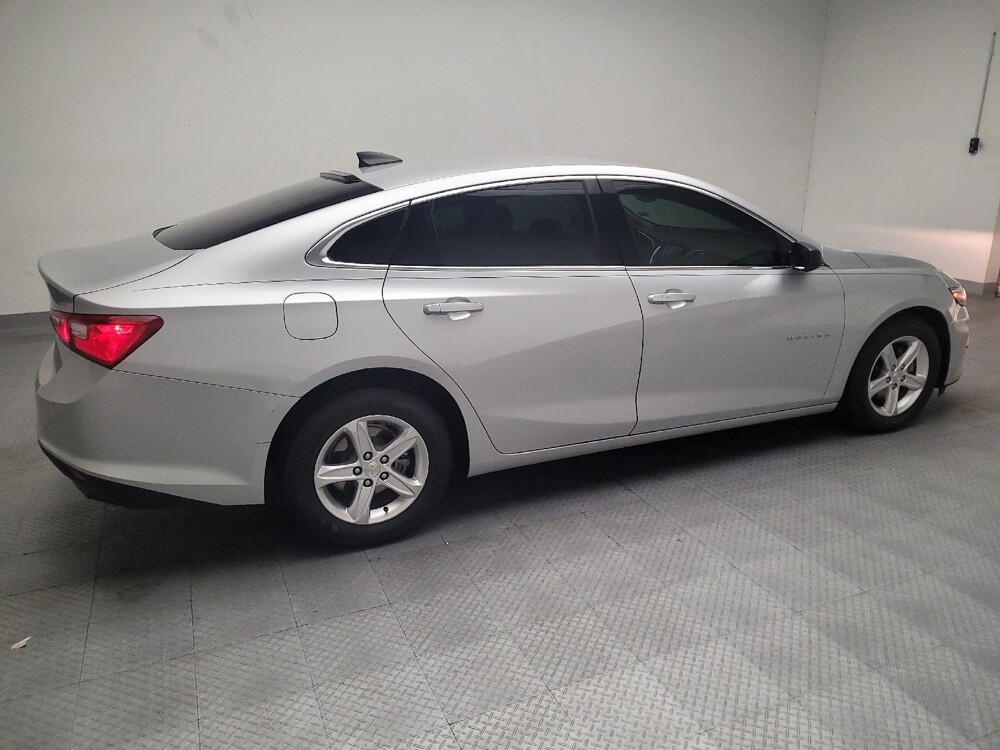 2020 Chevrolet Malibu in Fresno, CA 93726 - 18095612 10