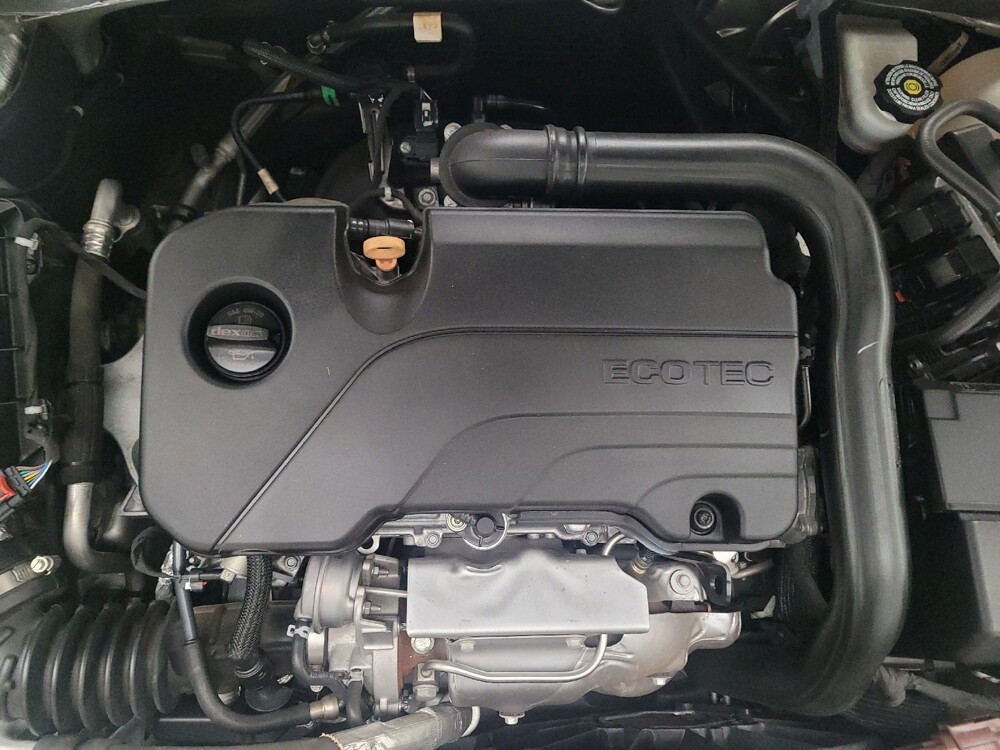 2020 Chevrolet Malibu in Fresno, CA 93726 - 18095612 30