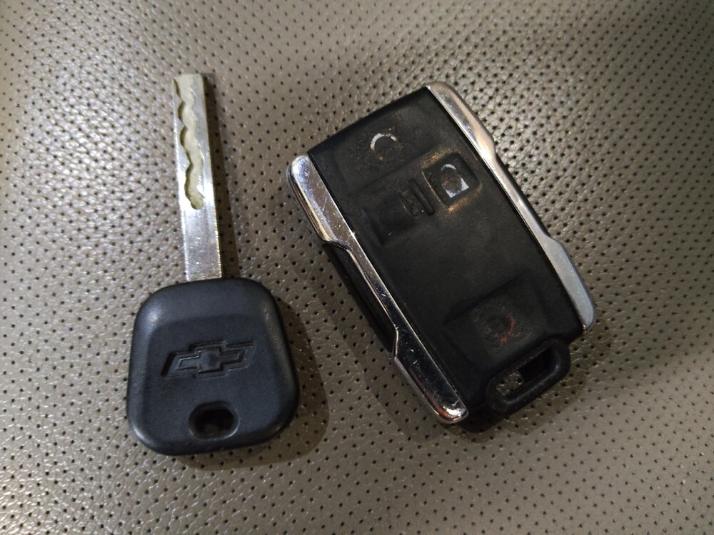 2015 Chevrolet Silverado 1500 in Raleigh, NC 27604 - 18095613 32