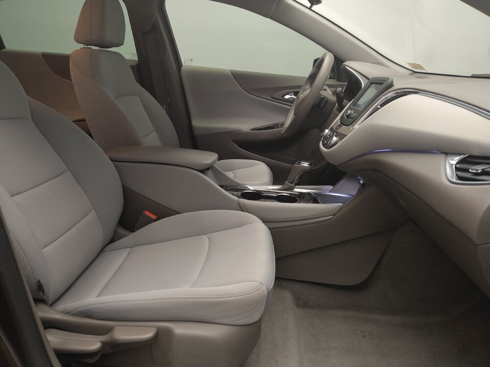 2016 Chevrolet Malibu in Temple, TX 76502 - 18095629 21