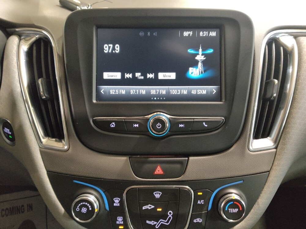 2016 Chevrolet Malibu in Temple, TX 76502 - 18095629 25