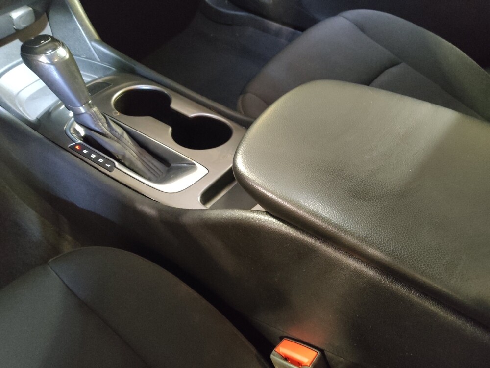 2018 Chevrolet Malibu in Hialeah, FL 33014 - 18095630 26