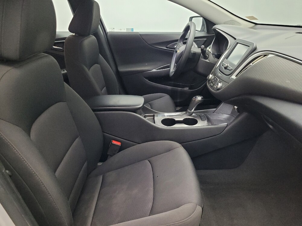 2018 Chevrolet Malibu in Hialeah, FL 33014 - 18095630 21