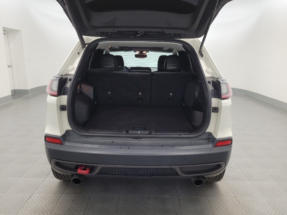 2019 Jeep Cherokee in Glendale, AZ 85301 - 18095632 29