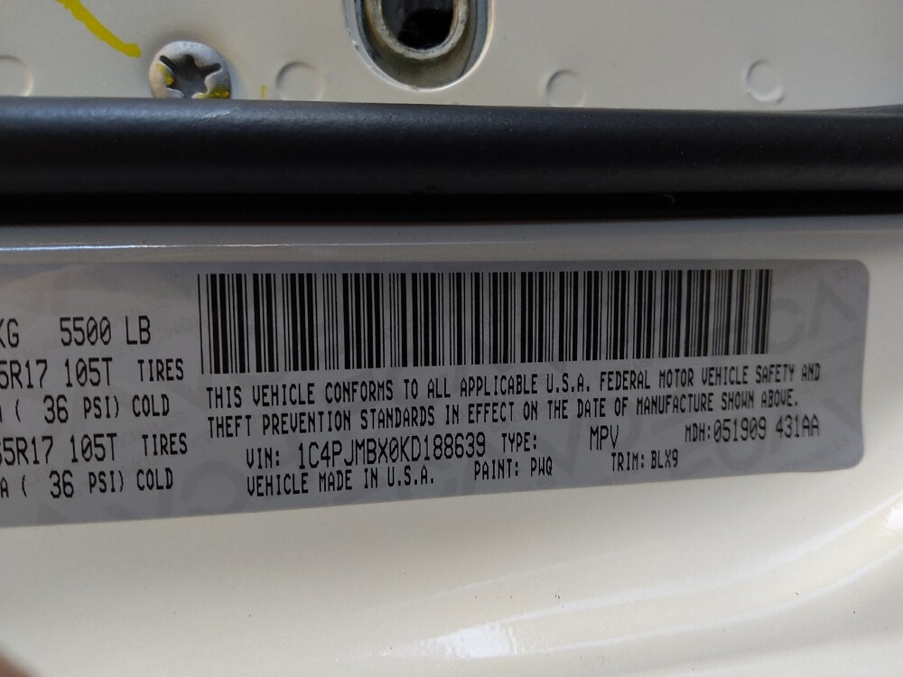 2019 Jeep Cherokee in Glendale, AZ 85301 - 18095632 33