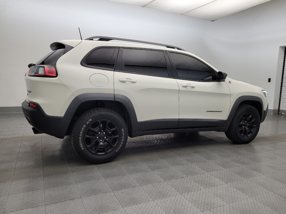 2019 Jeep Cherokee in Glendale, AZ 85301 - 18095632 10