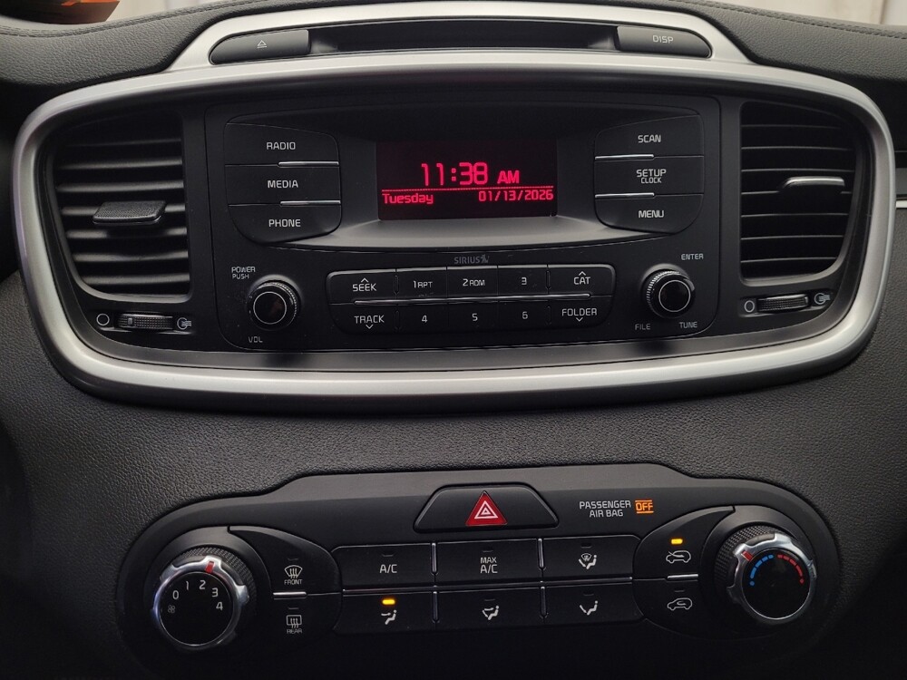 2017 Kia Sorento in Riverside, CA 92504 - 18095643 25