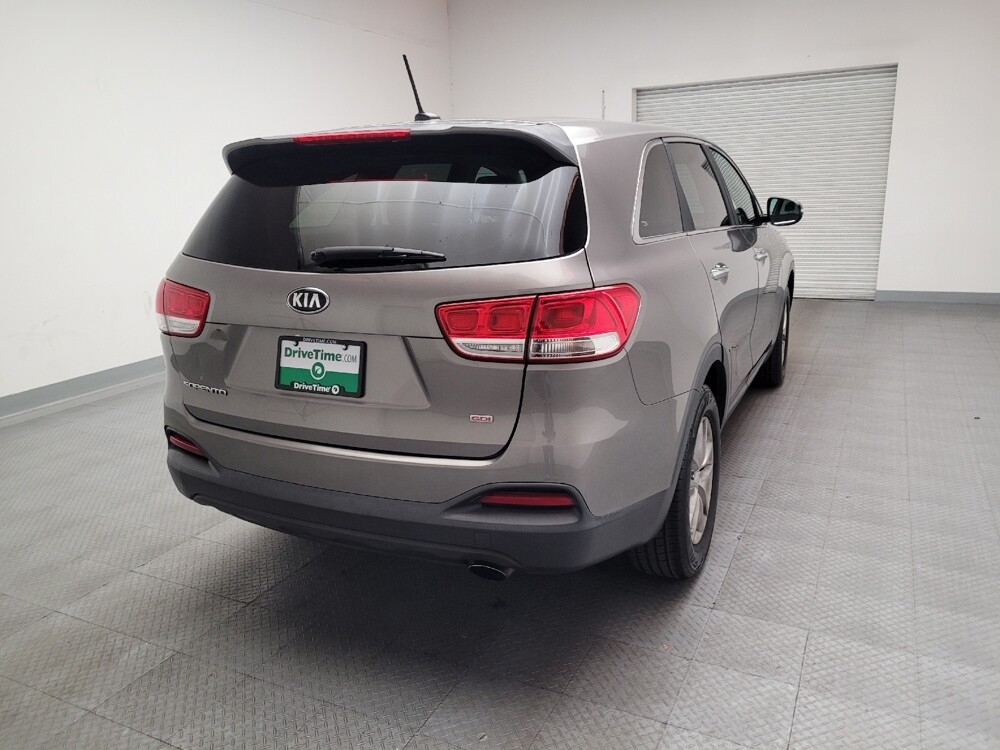 2017 Kia Sorento in Riverside, CA 92504 - 18095643 7