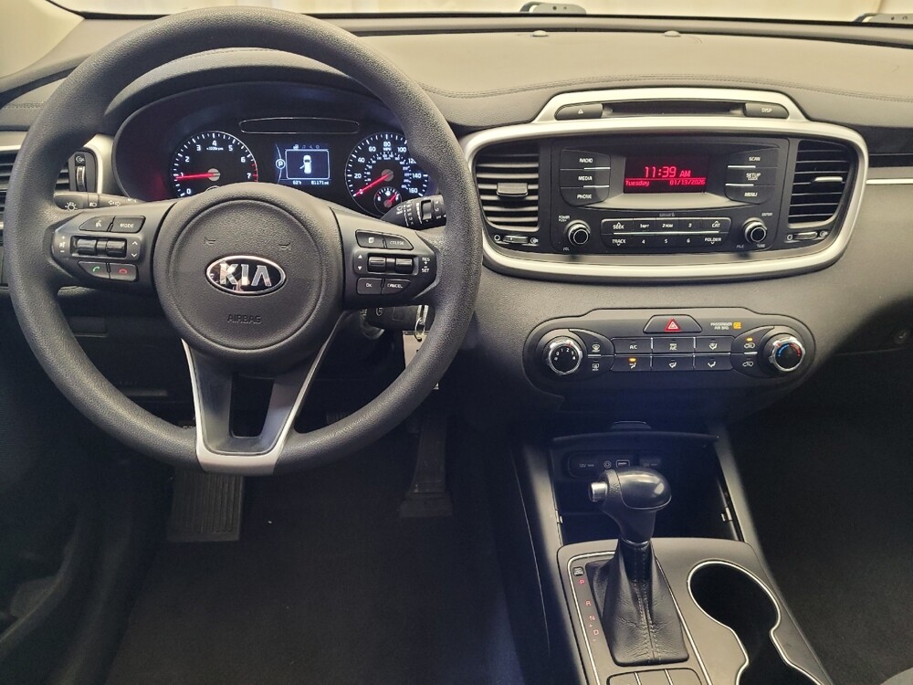 2017 Kia Sorento in Riverside, CA 92504 - 18095643 22