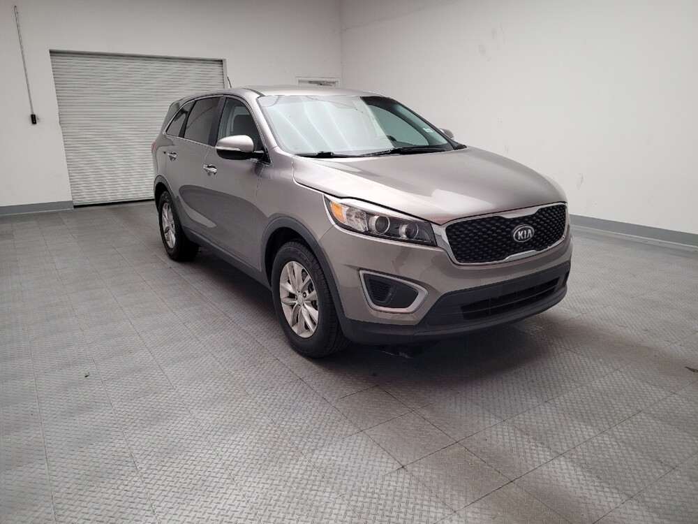 2017 Kia Sorento in Riverside, CA 92504 - 18095643 13