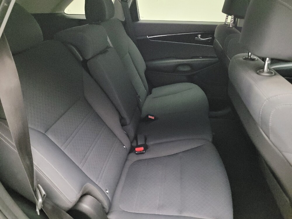 2017 Kia Sorento in Riverside, CA 92504 - 18095643 19