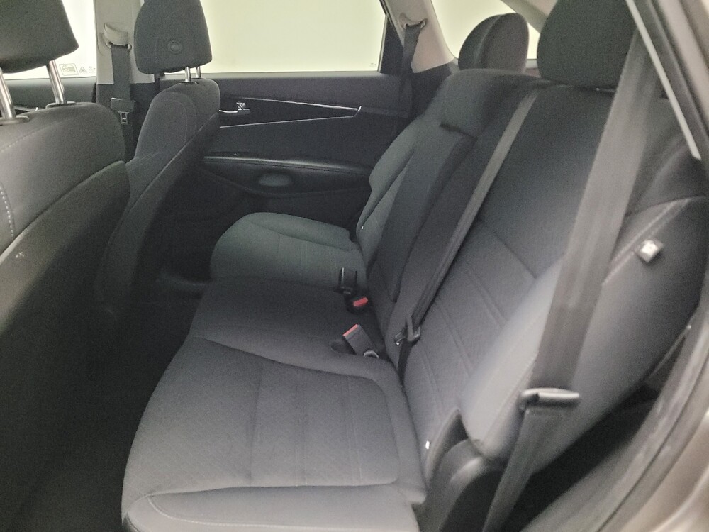 2017 Kia Sorento in Riverside, CA 92504 - 18095643 18