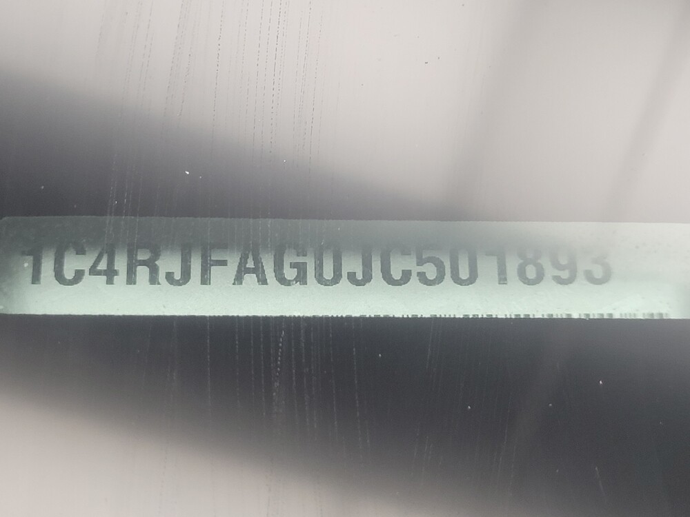 2018 Jeep Grand Cherokee in Mishawaka, IN 46545 - 18095650 33