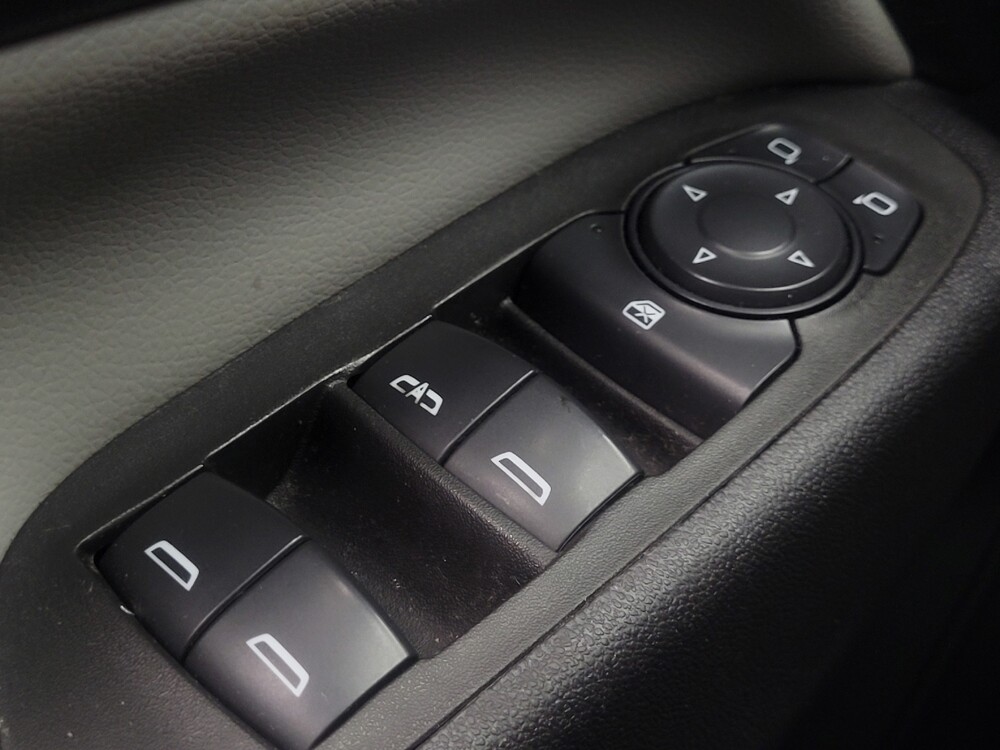 2020 Chevrolet Equinox in Indianapolis, IN 46222 - 18095651 27